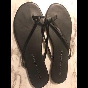 Black Lauren Conrad flip flops